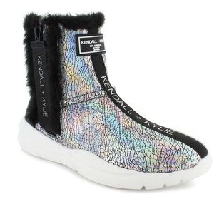 Kendall and Kylie Nala Boot (Geo Irridescent/Black